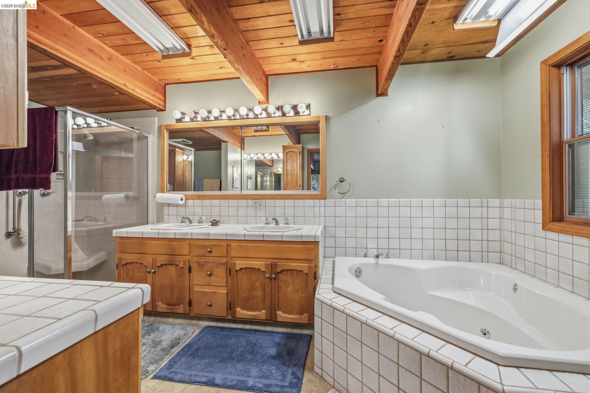 22995 Thrush Pl