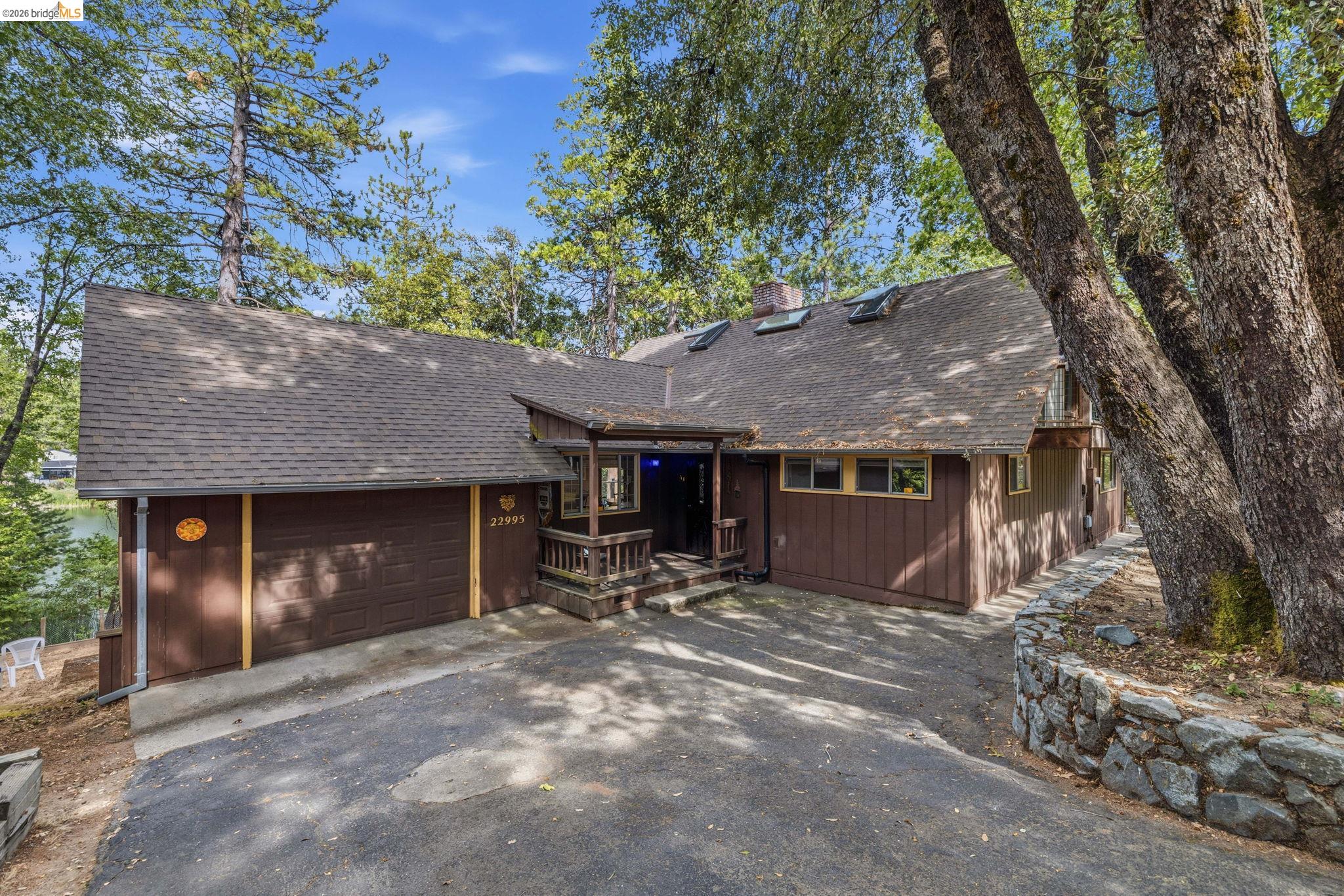 22995 Thrush Pl