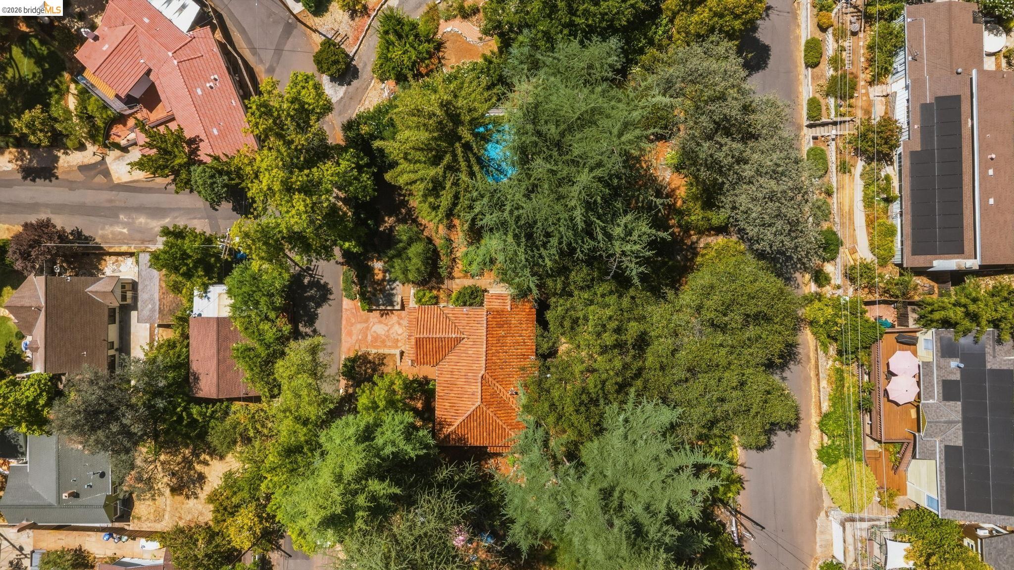 242 Hillcrest Dr