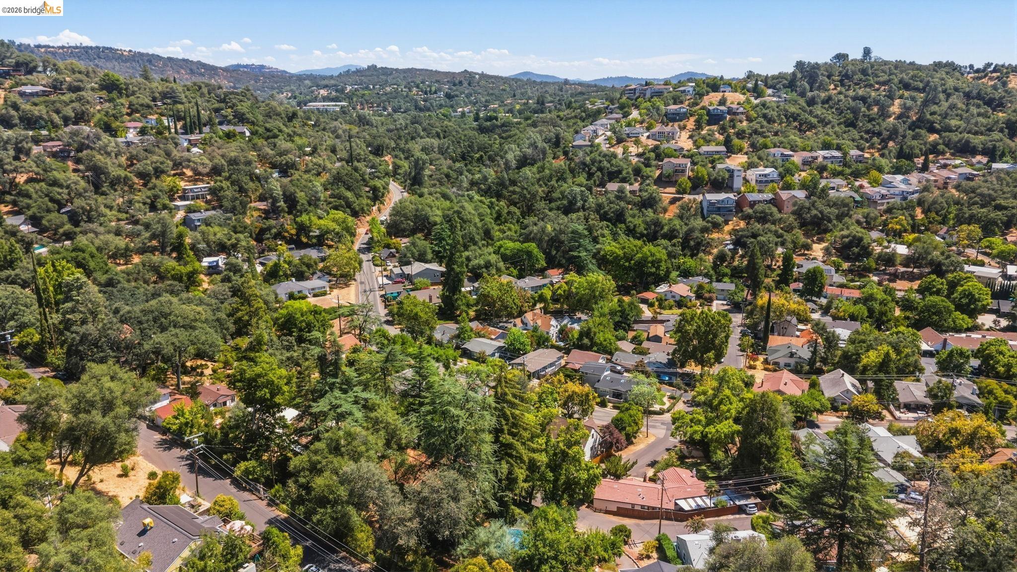 242 Hillcrest Dr