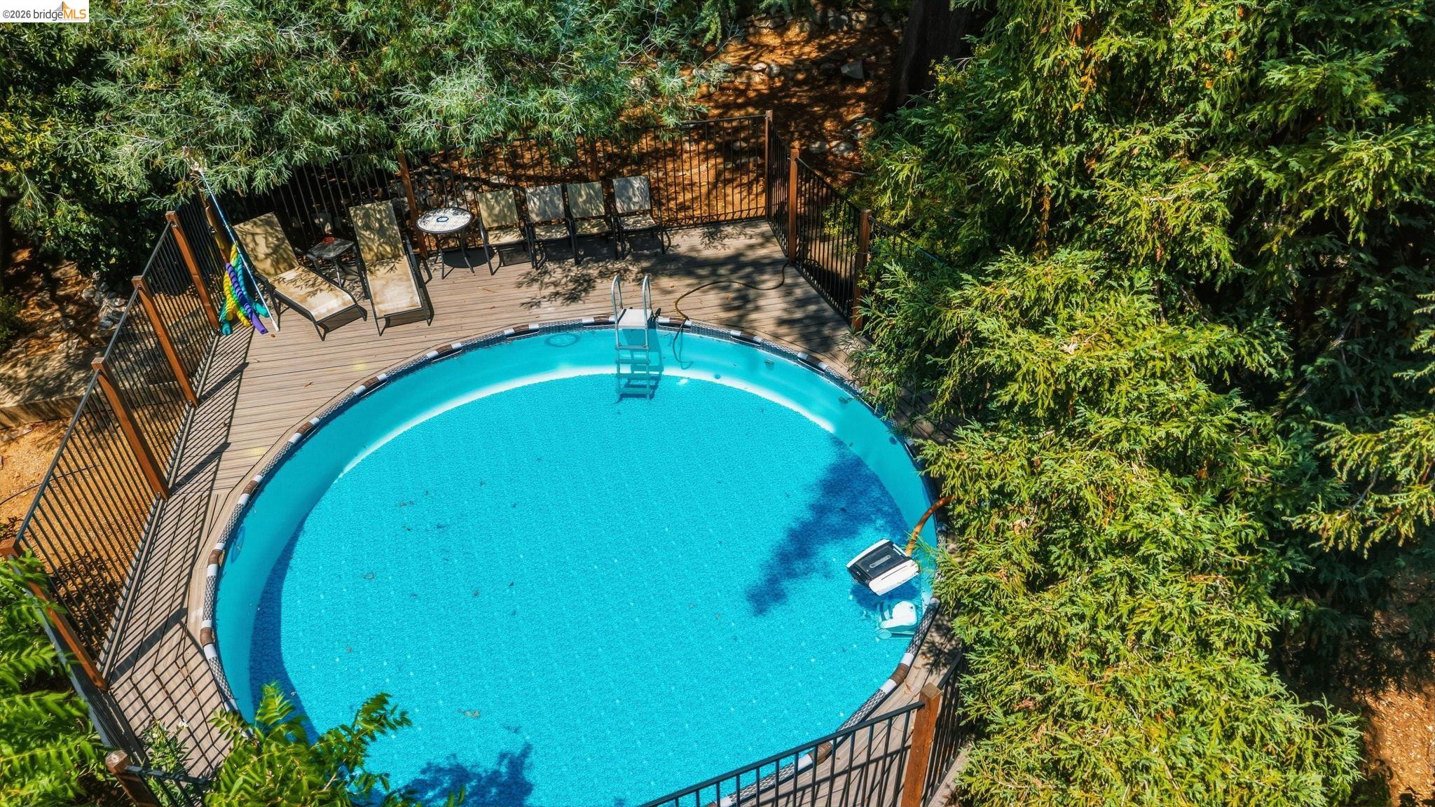 242 Hillcrest Dr