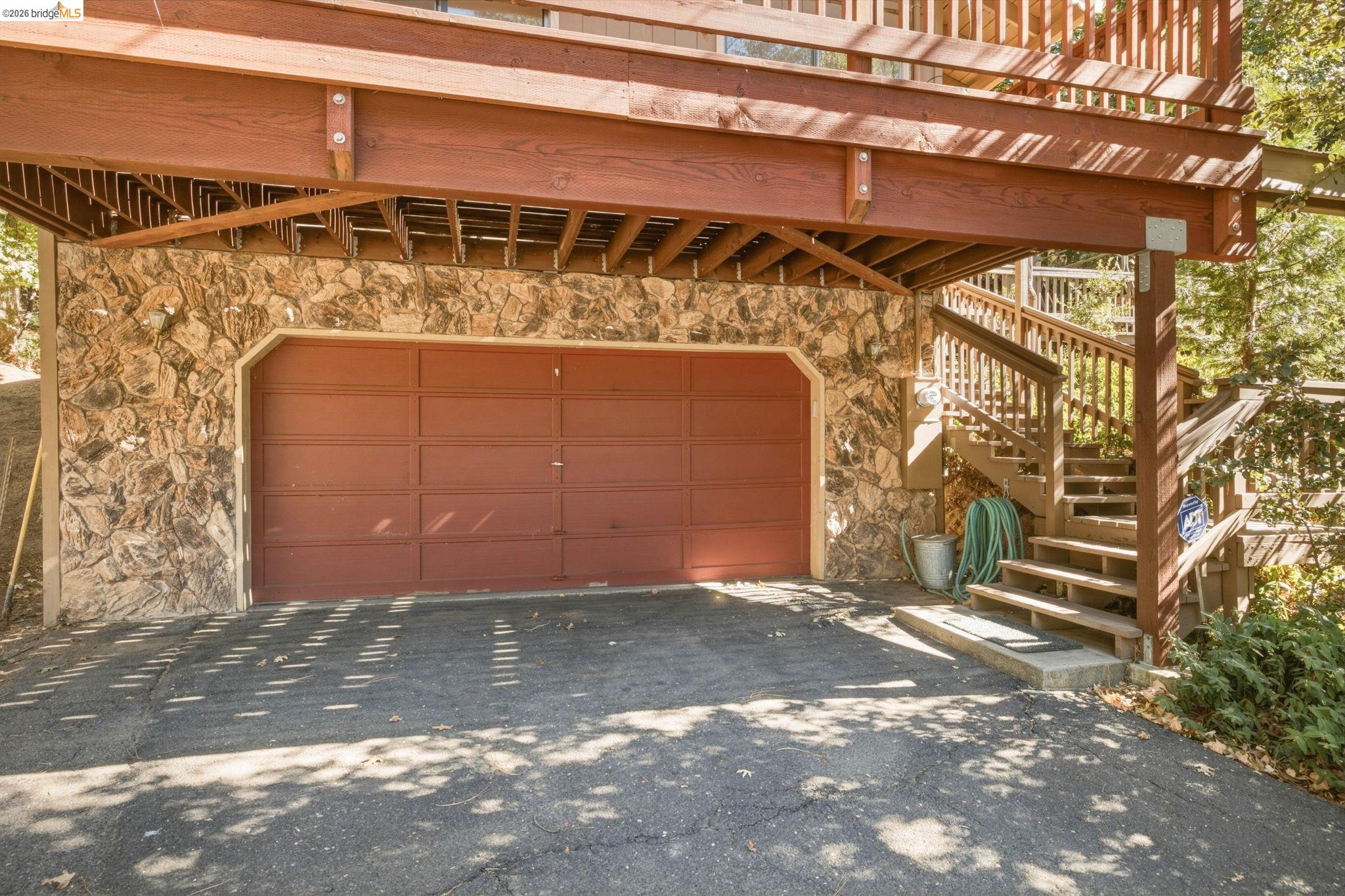 23593 Lakewood Dr