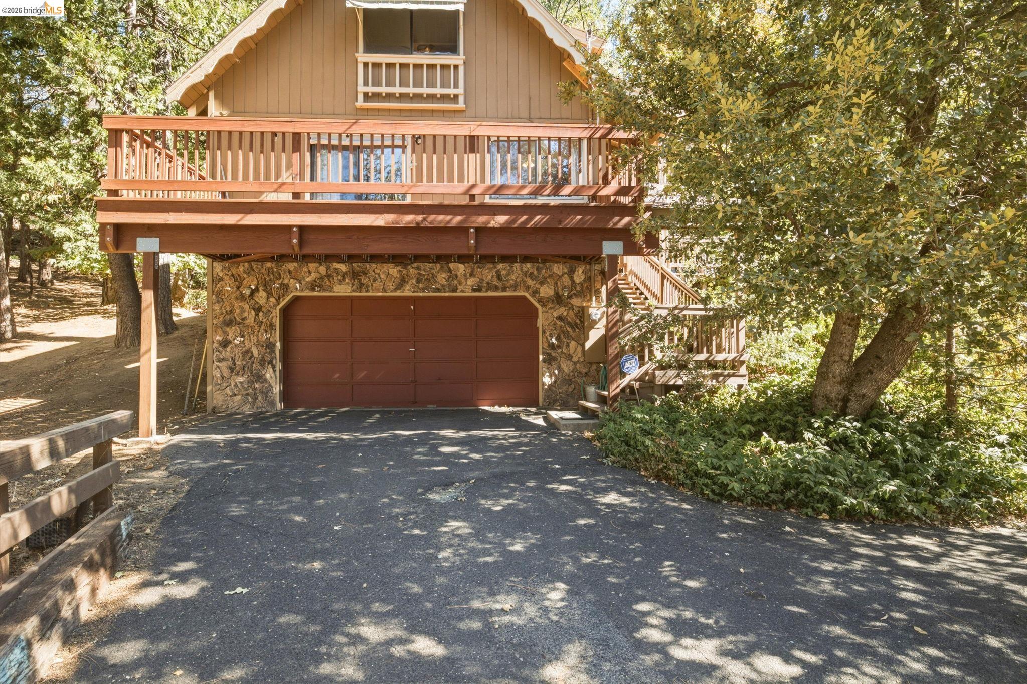 23593 Lakewood Dr