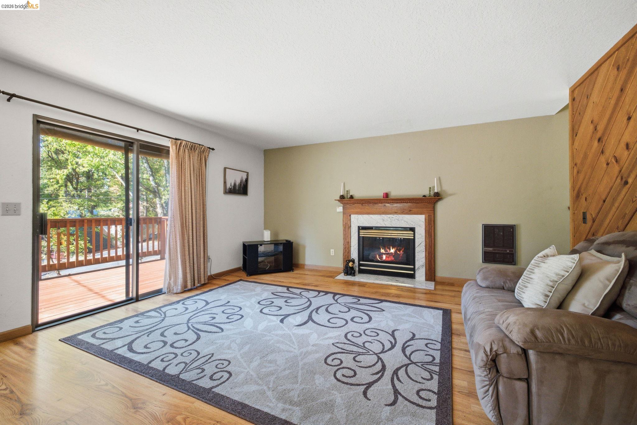 23593 Lakewood Dr