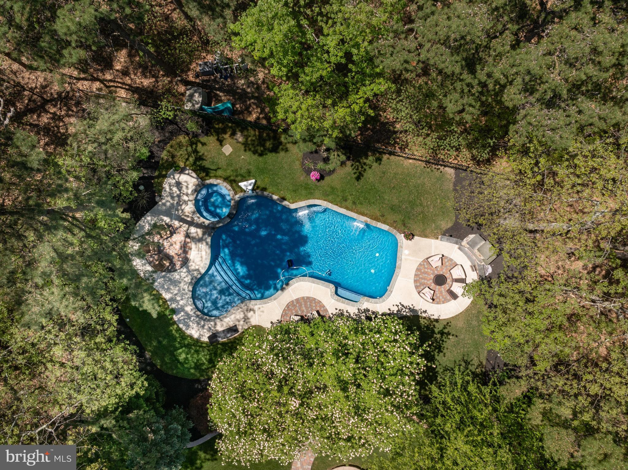 7 JOHN SLOAN WAY