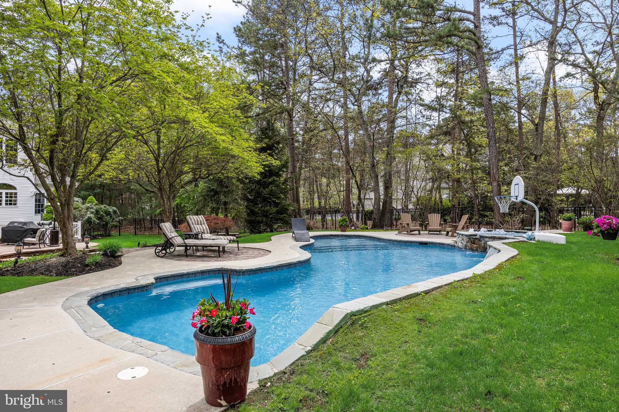 7 JOHN SLOAN WAY
