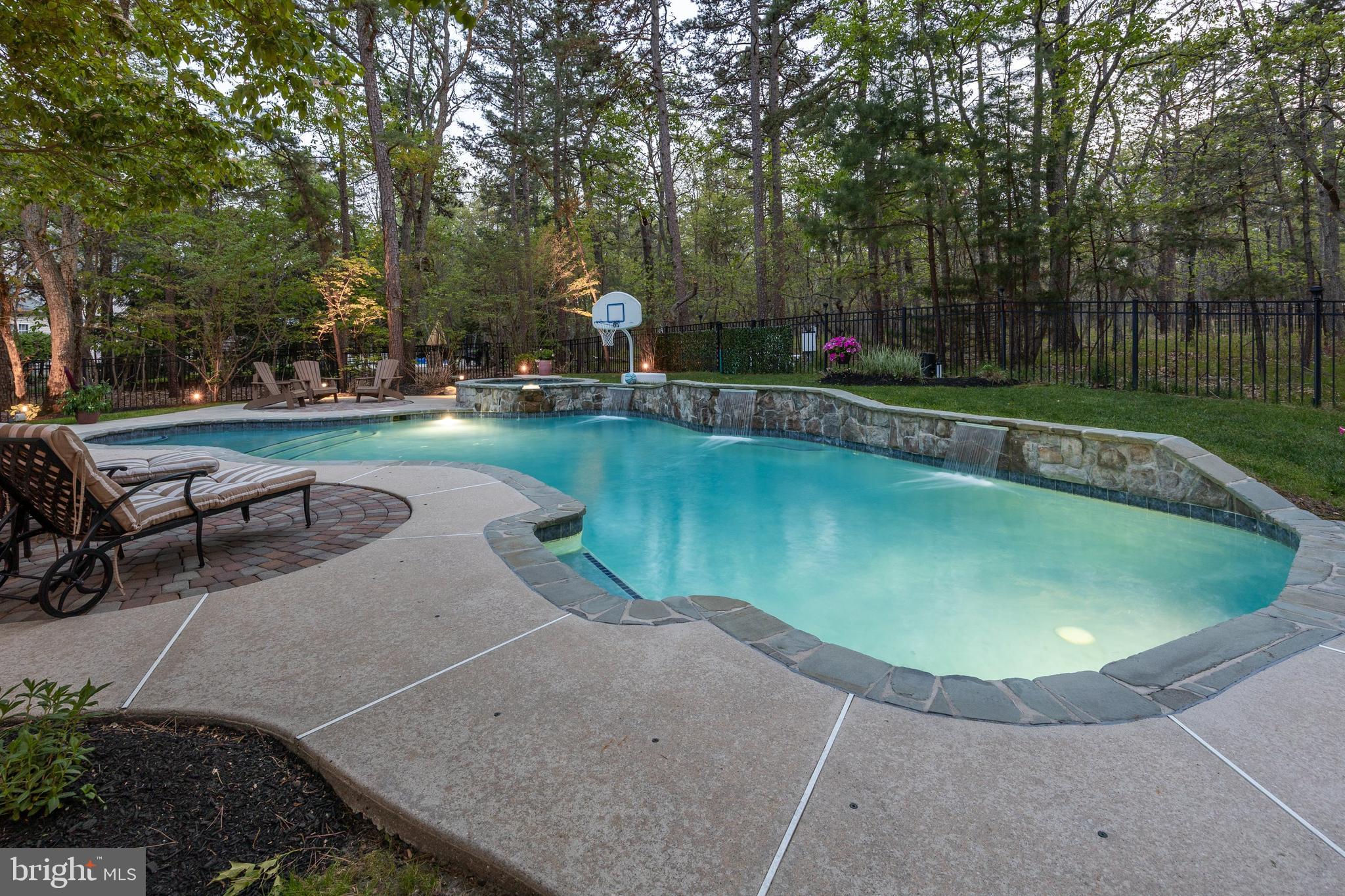 7 JOHN SLOAN WAY