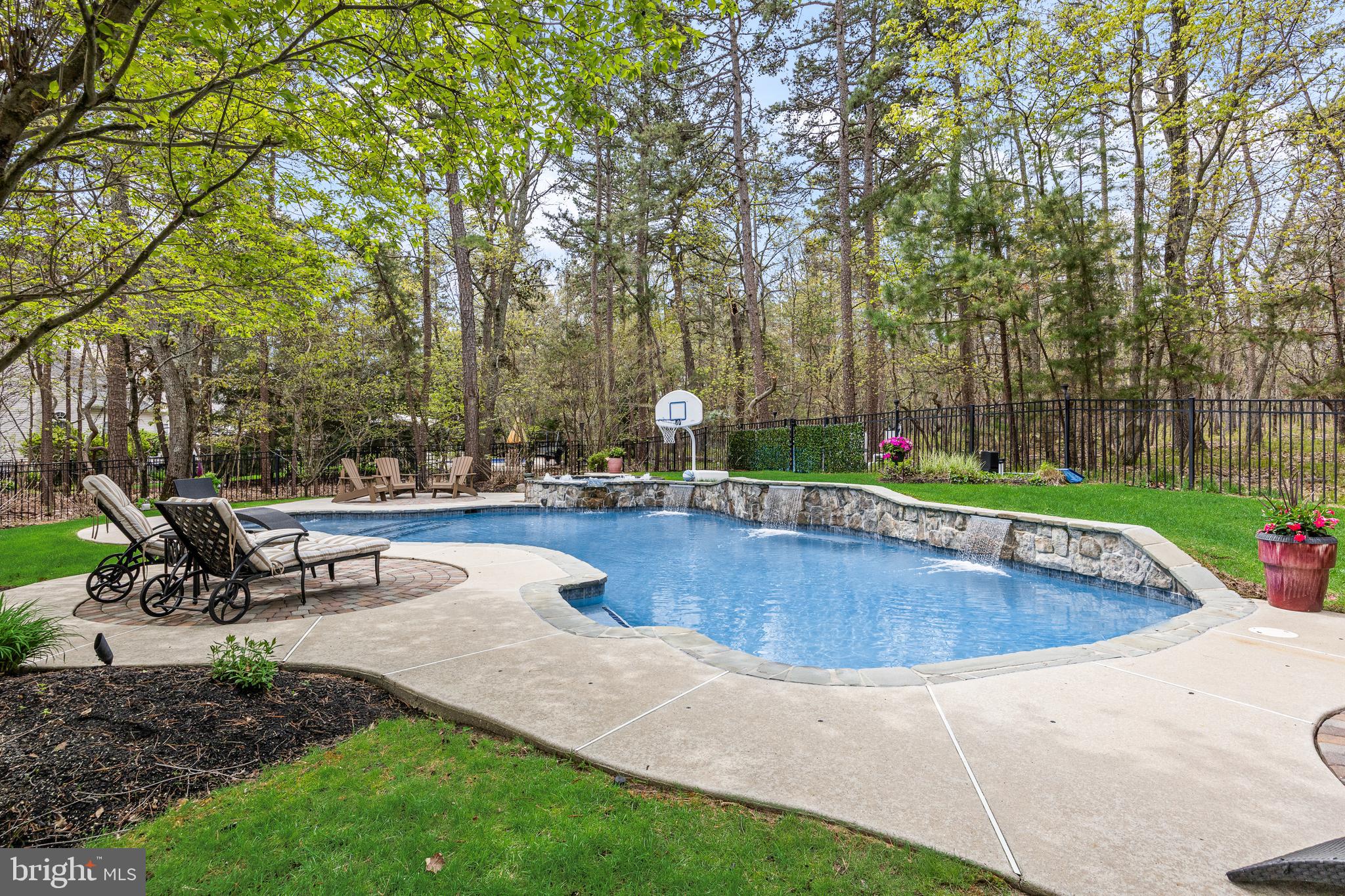 7 JOHN SLOAN WAY