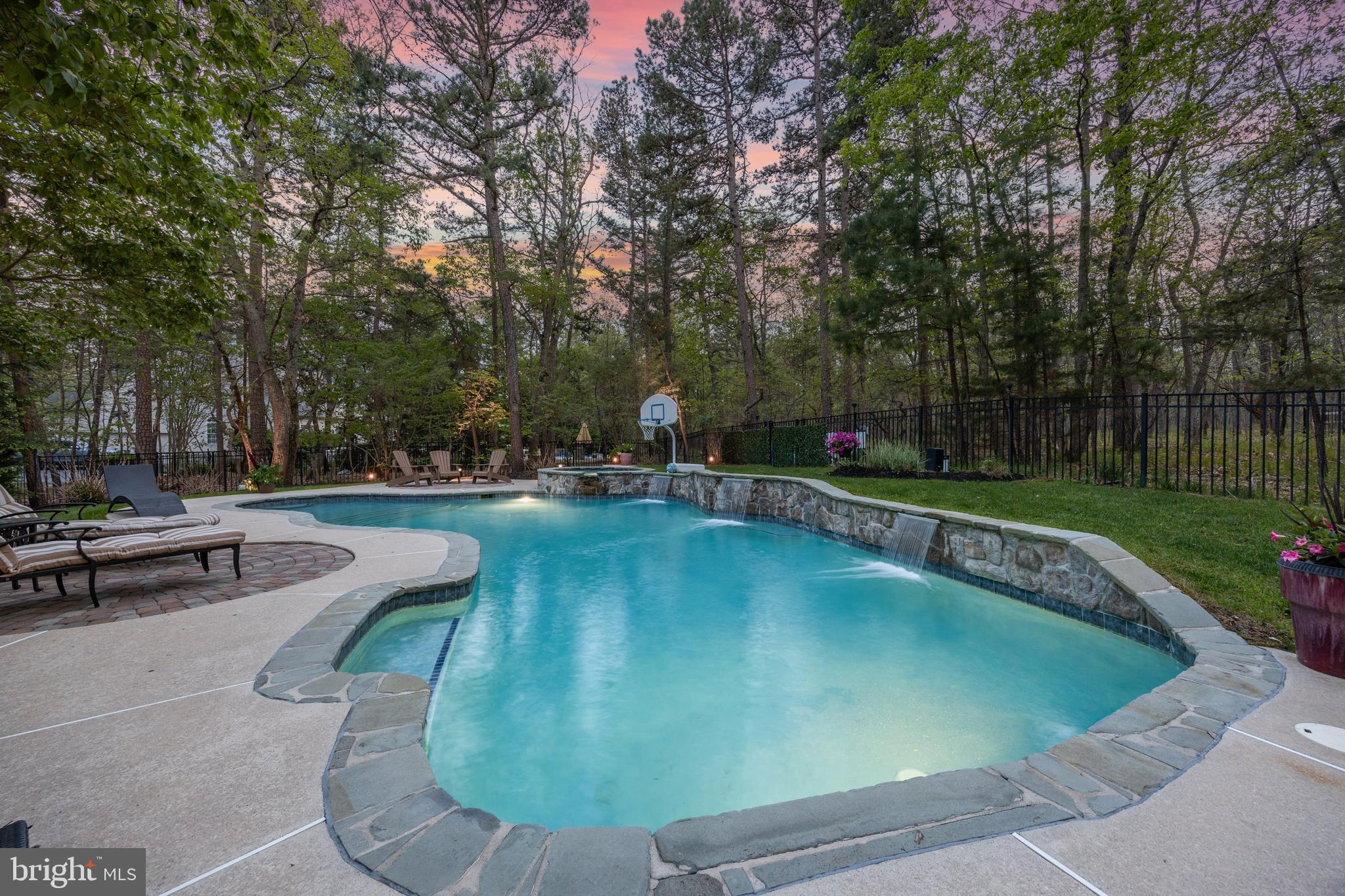 7 JOHN SLOAN WAY