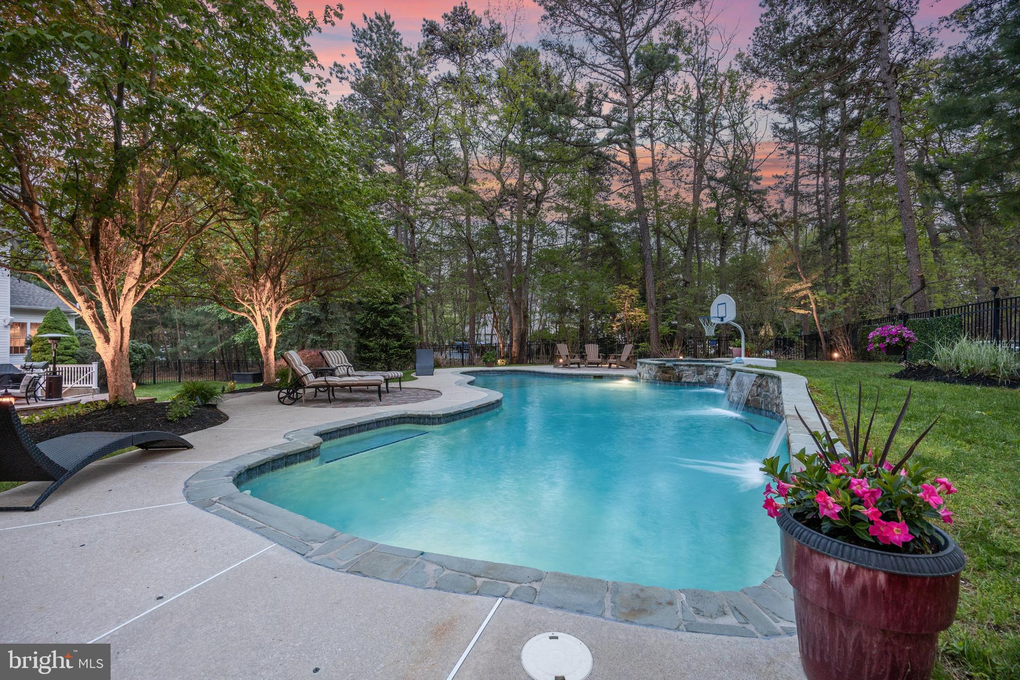 7 JOHN SLOAN WAY