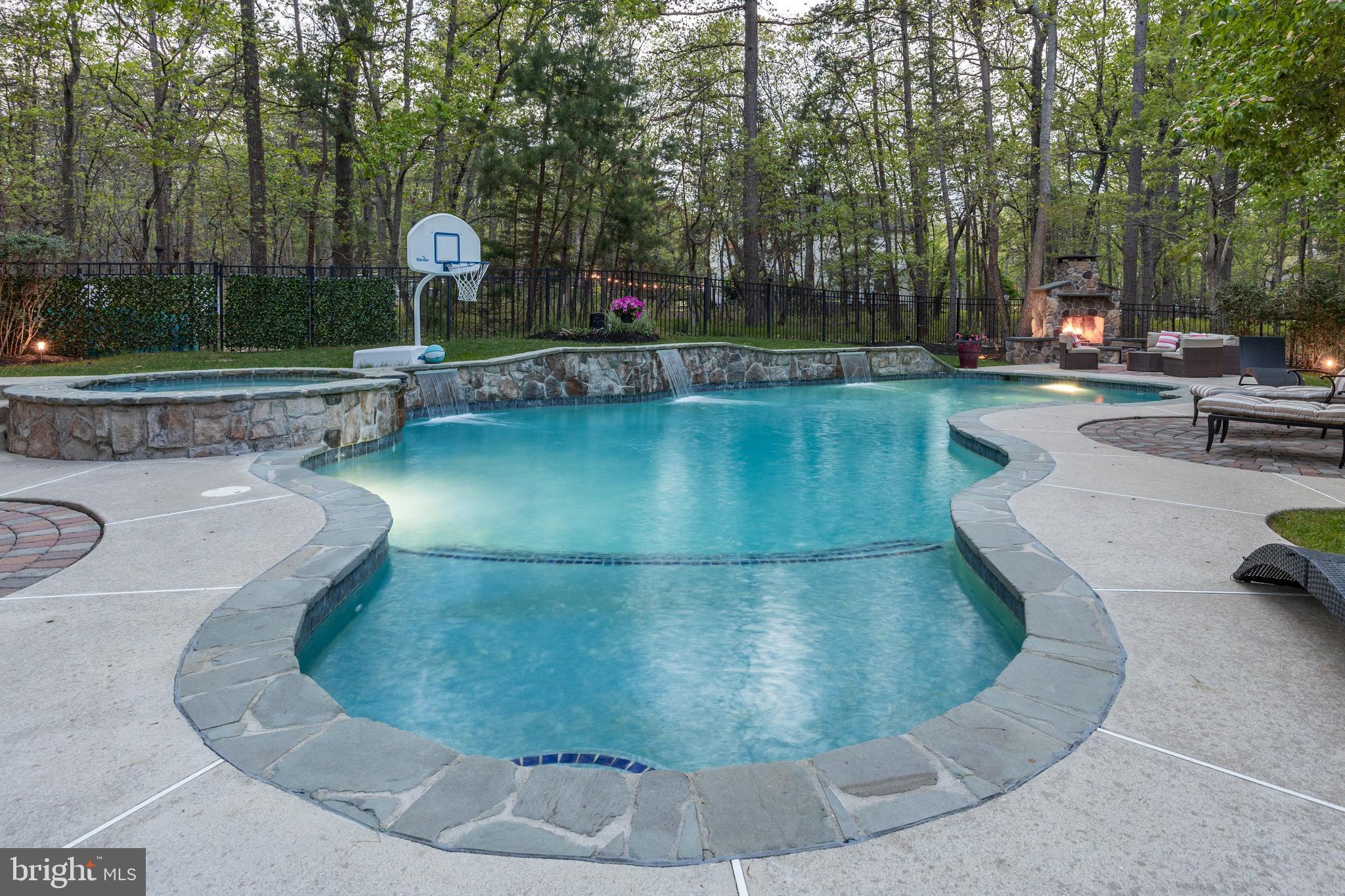 7 JOHN SLOAN WAY