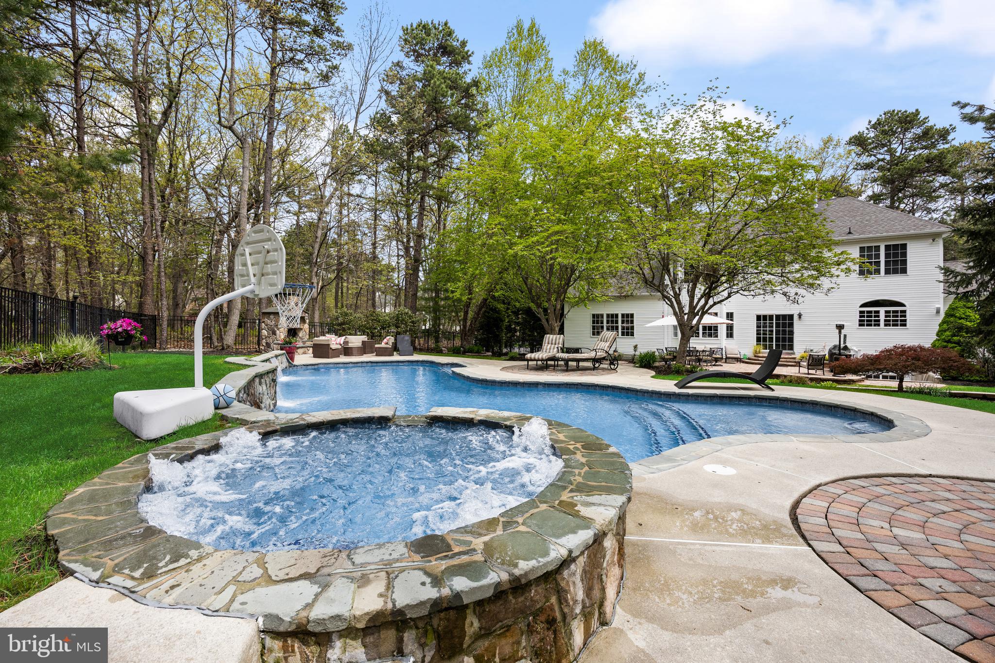 7 JOHN SLOAN WAY