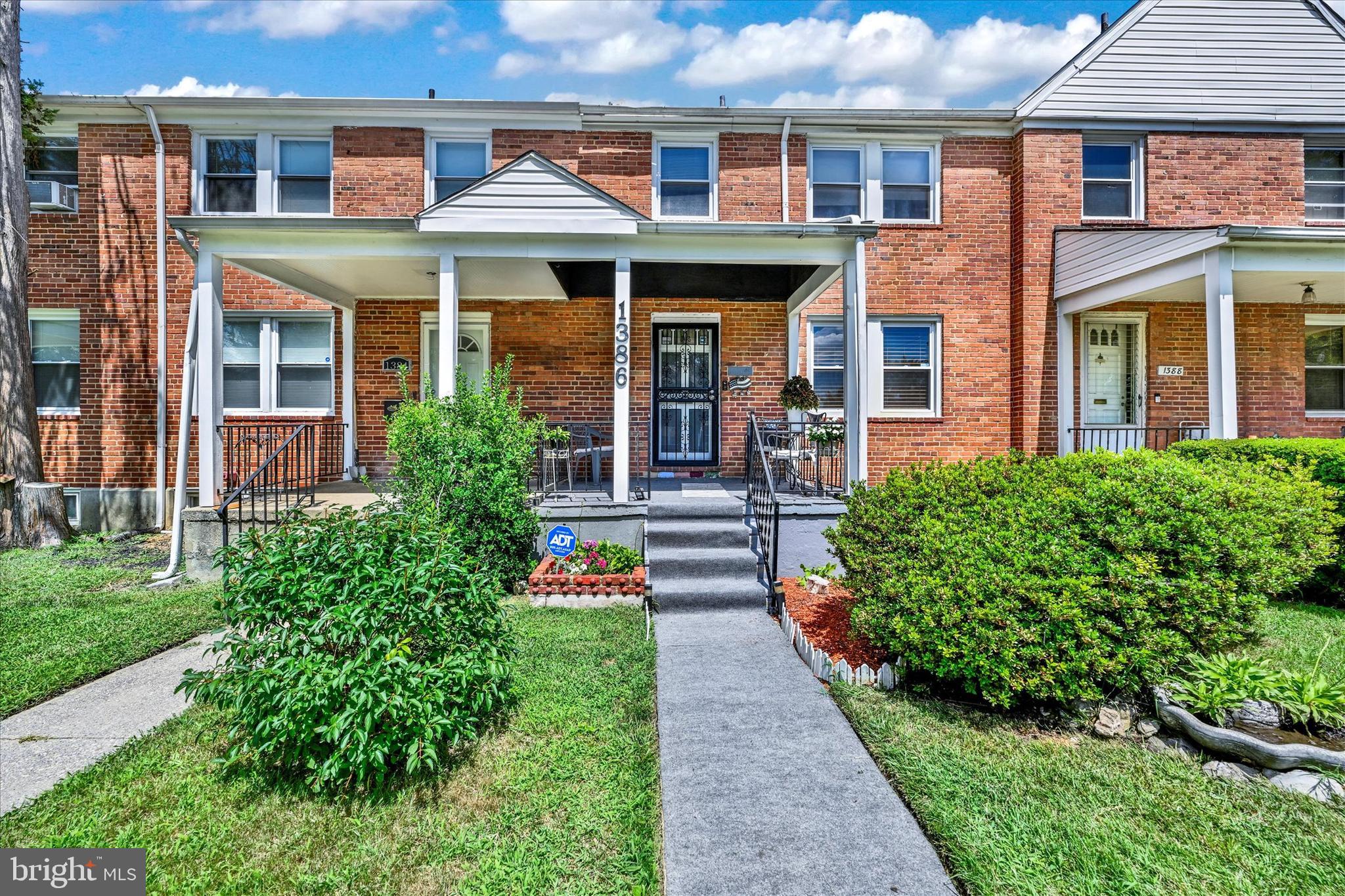 1386 Pentwood ROAD