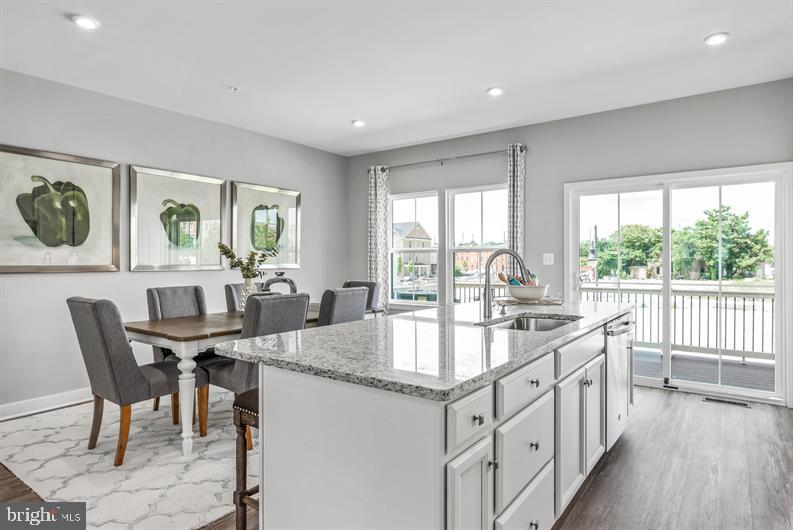 6006 Northwest Dr #6000b Essential