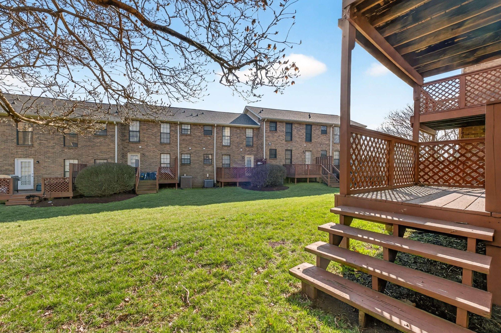 125 Villa View Ct