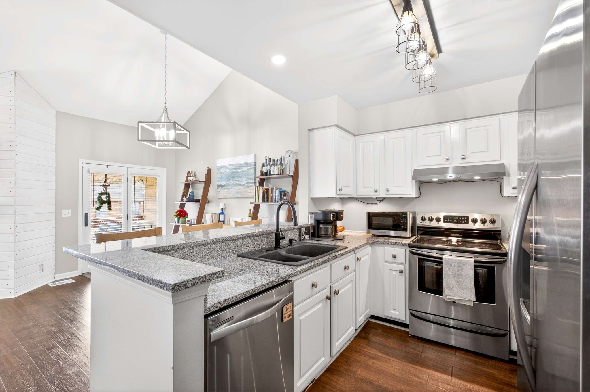 125 Villa View Ct