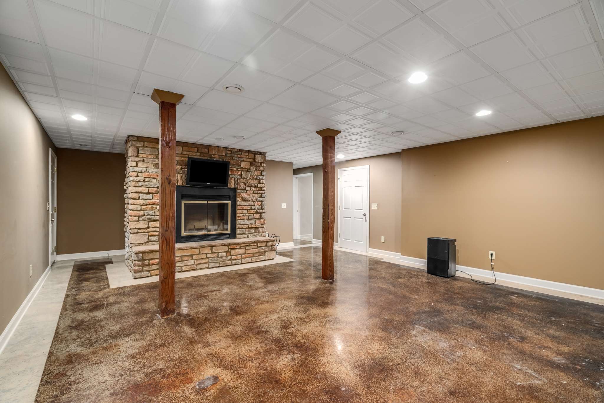 5734 N Lick Creek Rd