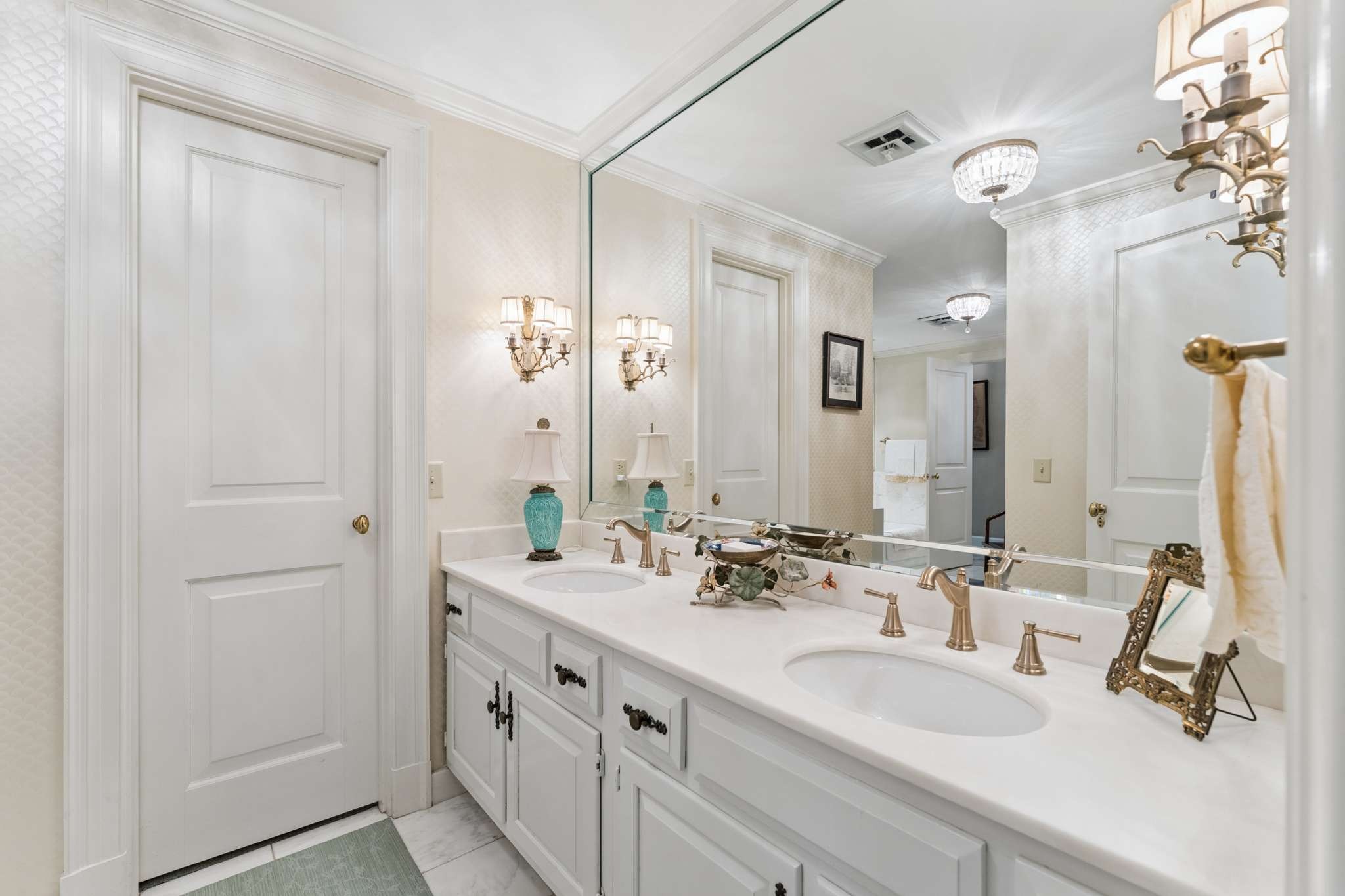 615 Belle Meade Blvd Unit: 100