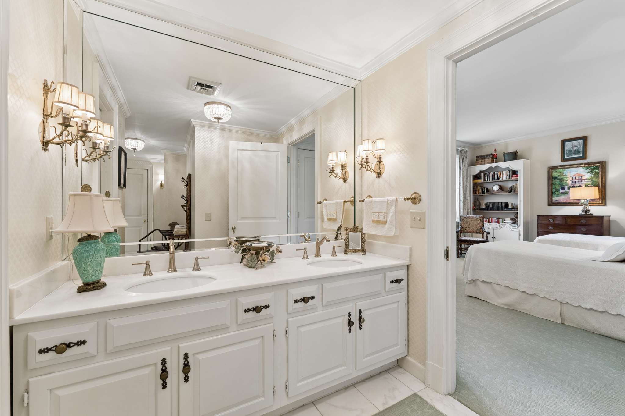 615 Belle Meade Blvd Unit: 100