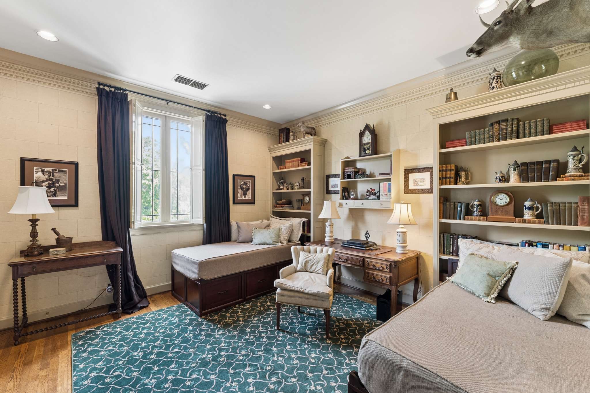 615 Belle Meade Blvd Unit: 100