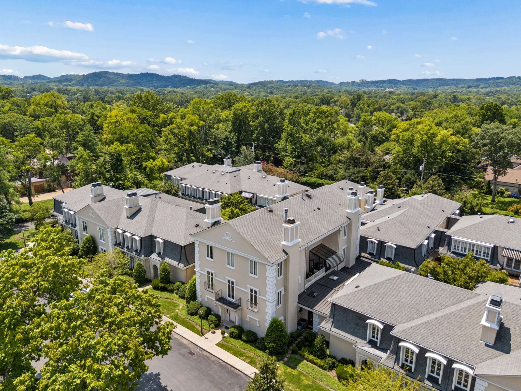 615 Belle Meade Blvd Unit: 100