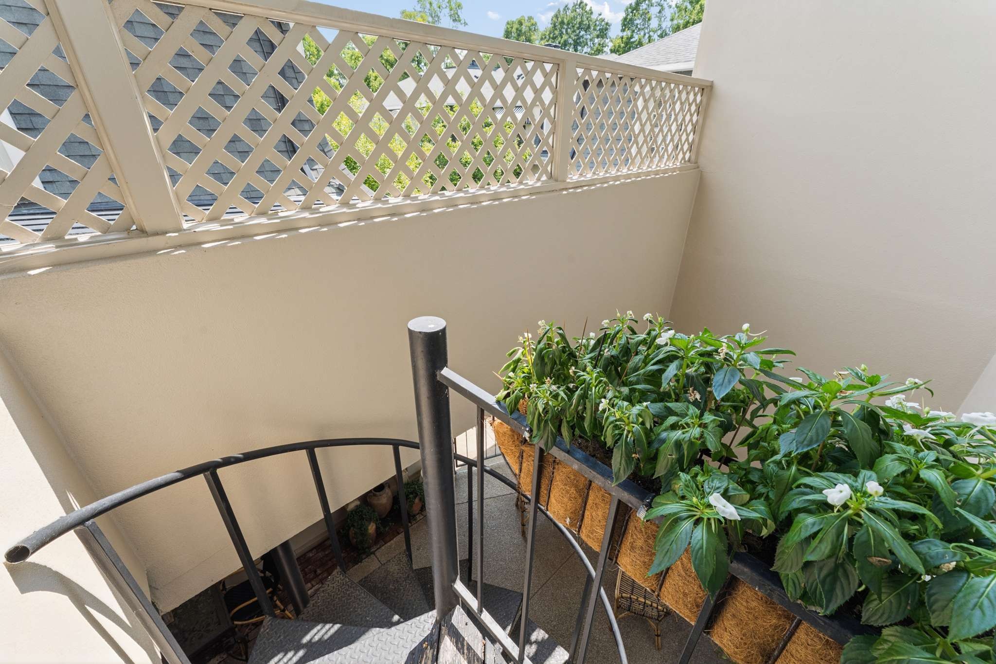 615 Belle Meade Blvd Unit: 100