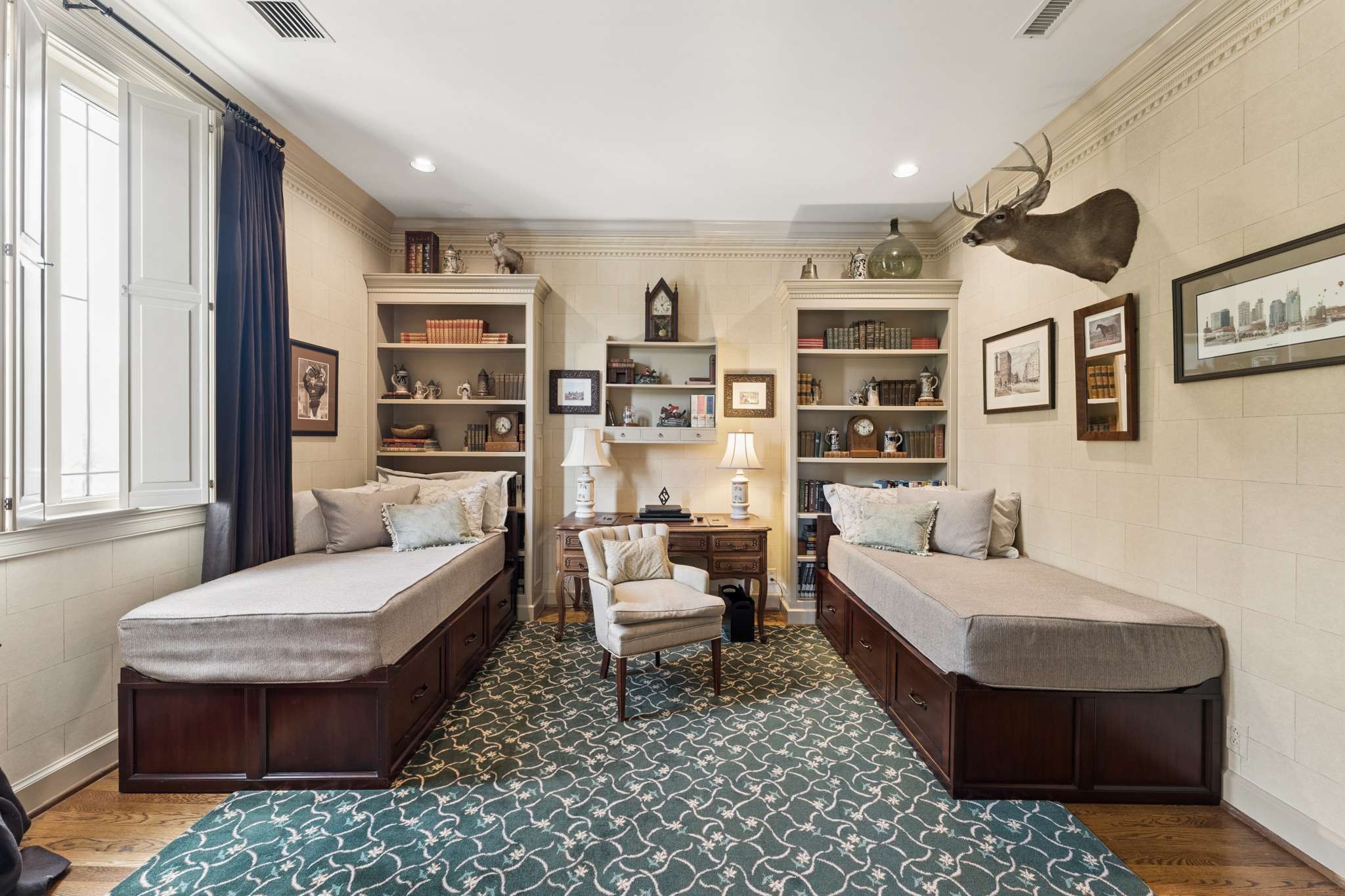 615 Belle Meade Blvd Unit: 100