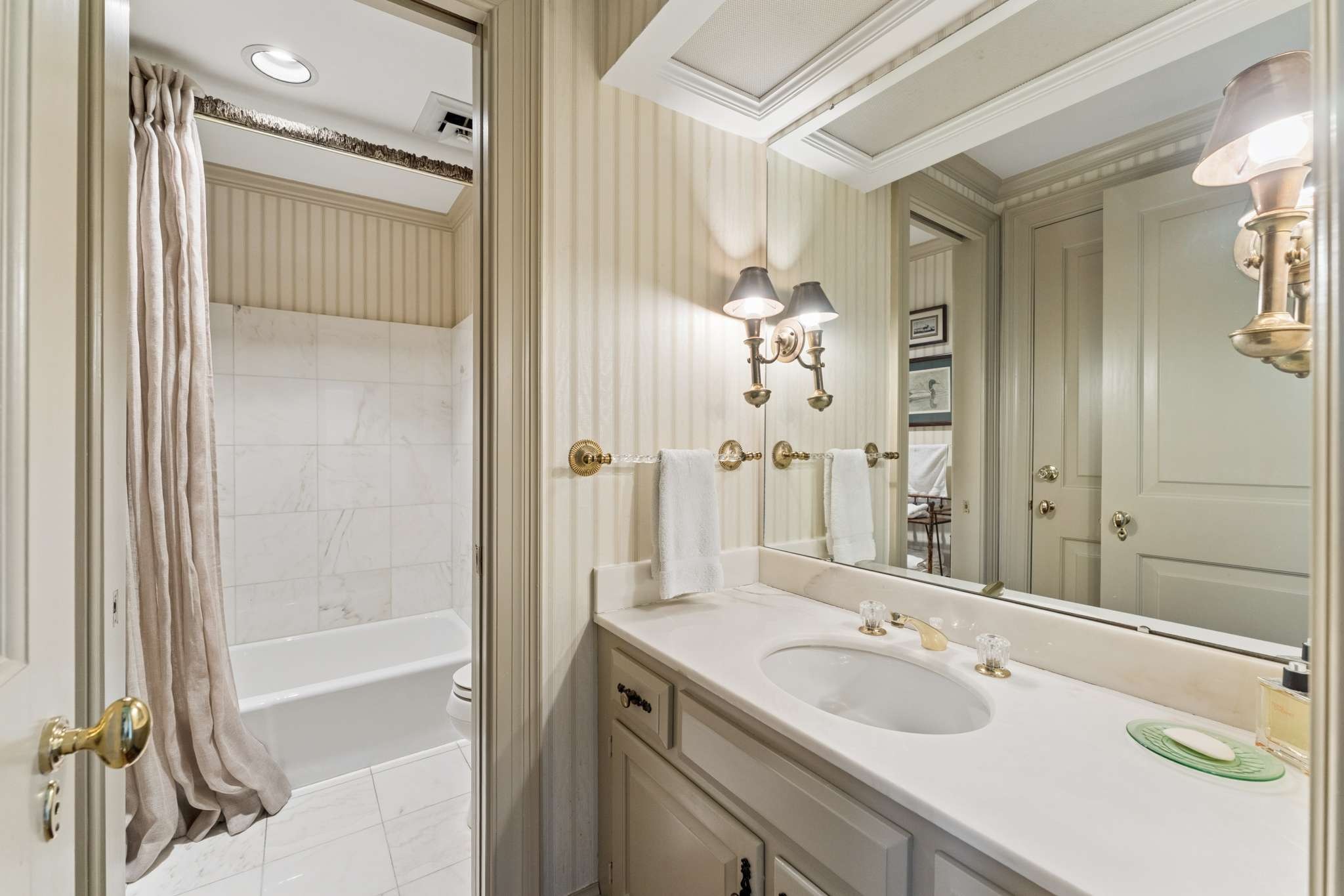 615 Belle Meade Blvd Unit: 100