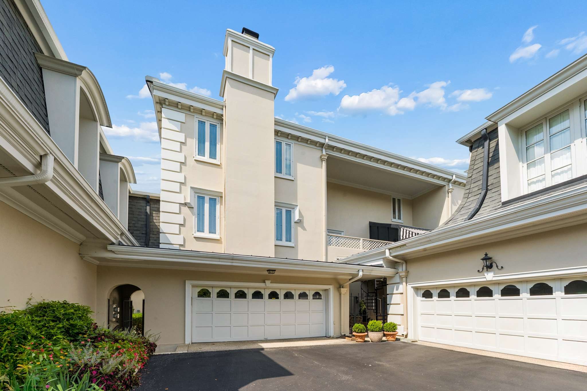 615 Belle Meade Blvd Unit: 100