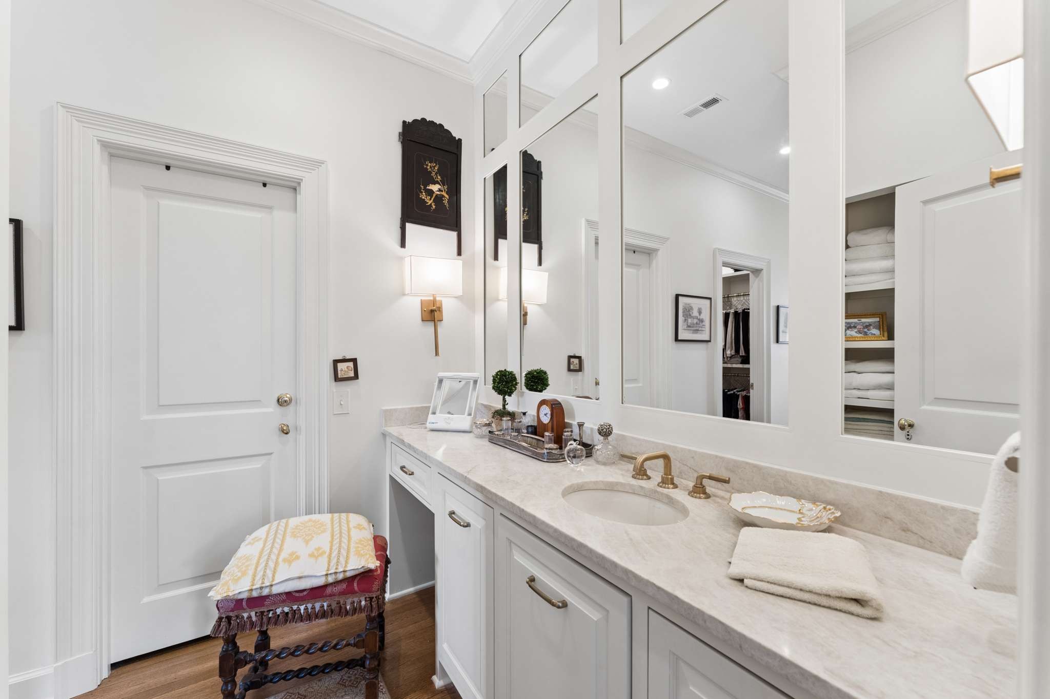 615 Belle Meade Blvd Unit: 100