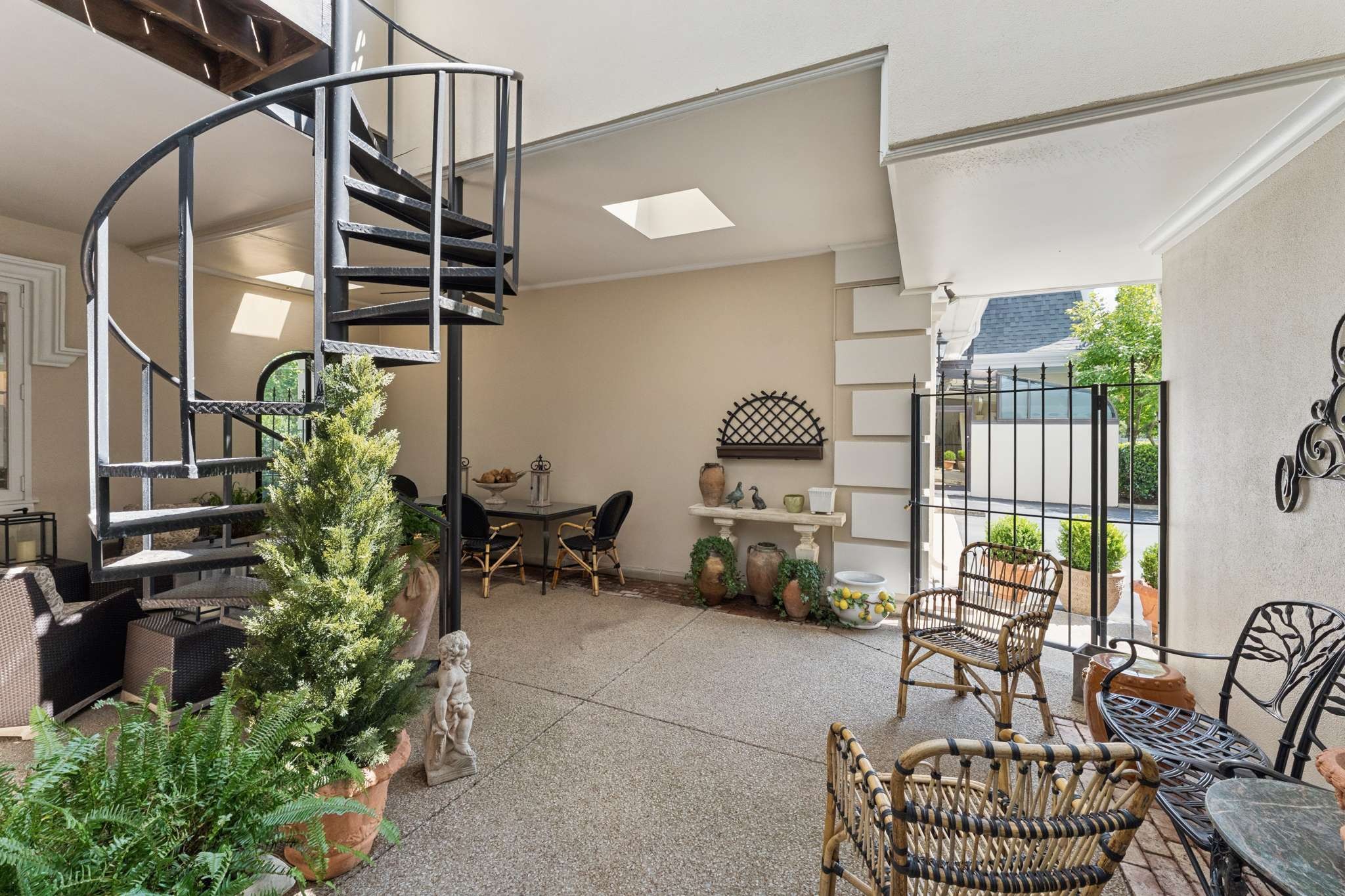 615 Belle Meade Blvd Unit: 100