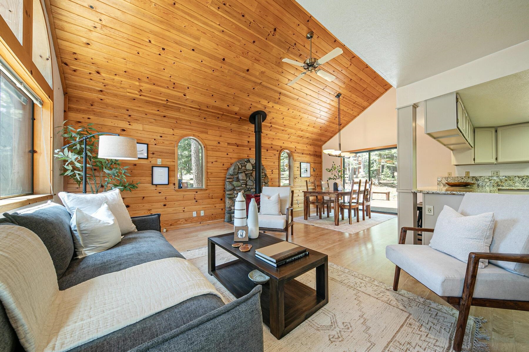 13515 Skiview Loop