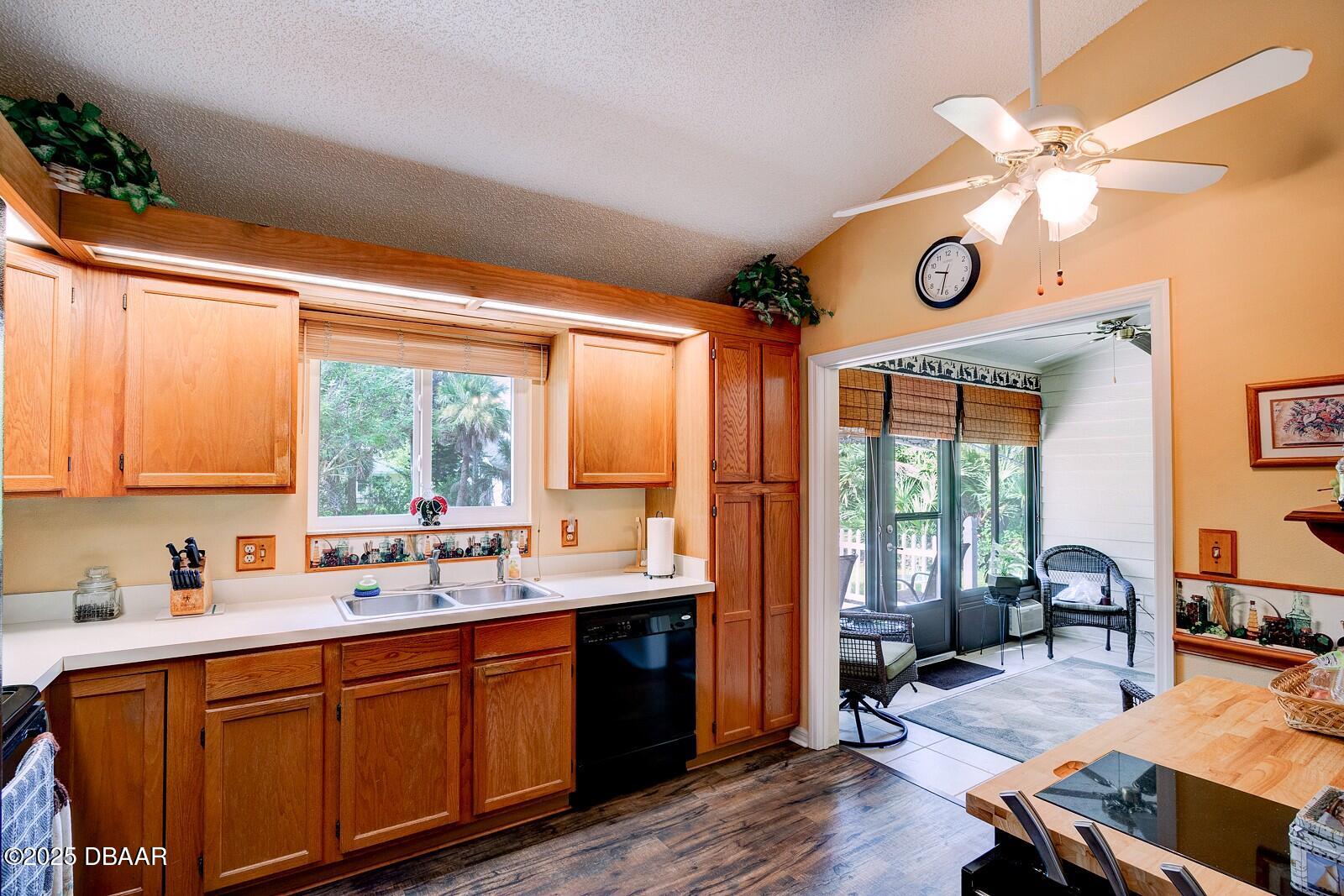 832 Pine Shores Circle