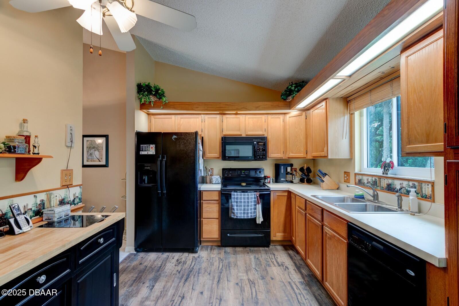 832 Pine Shores Circle