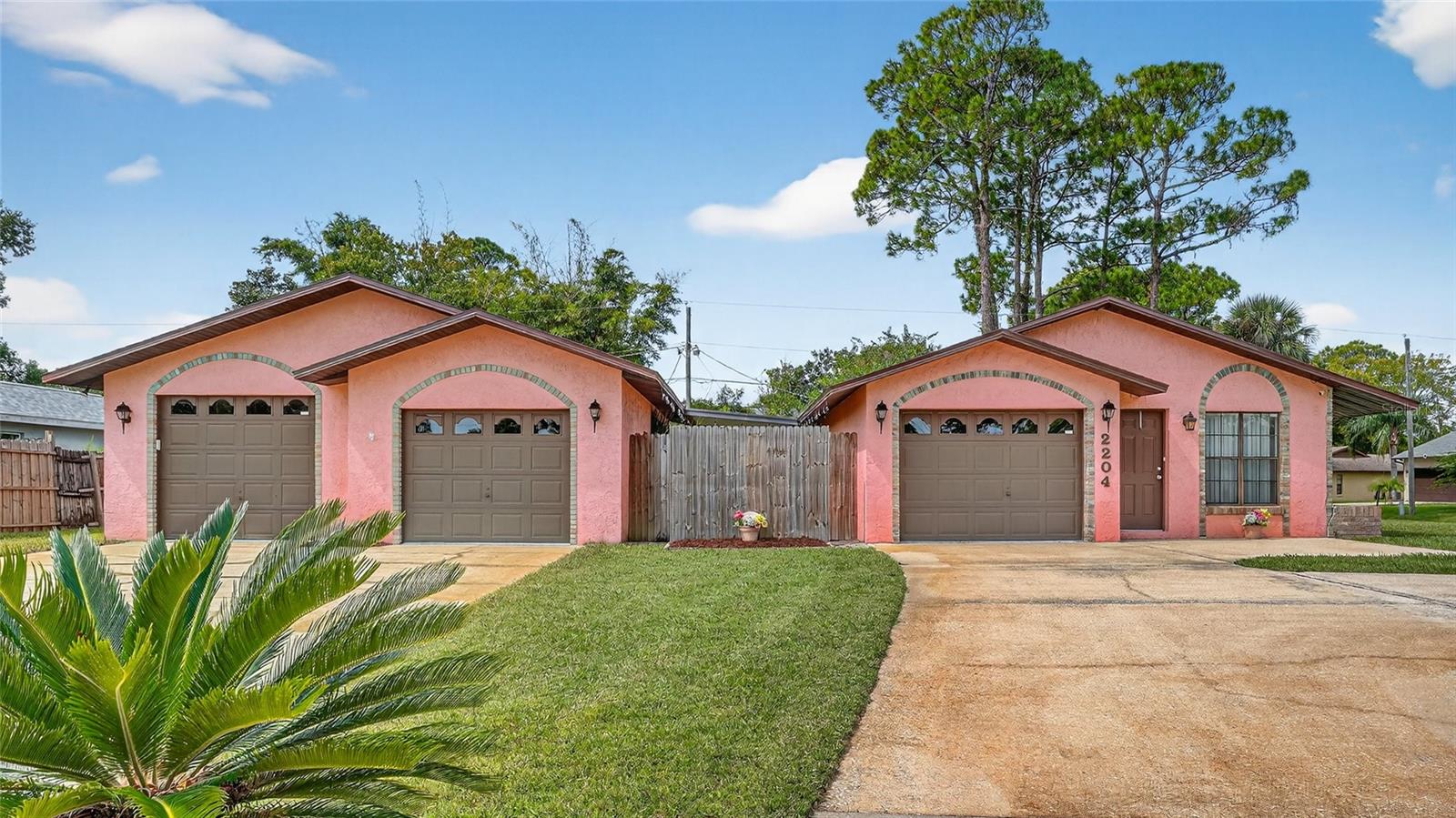 2204 YULE TREE DR