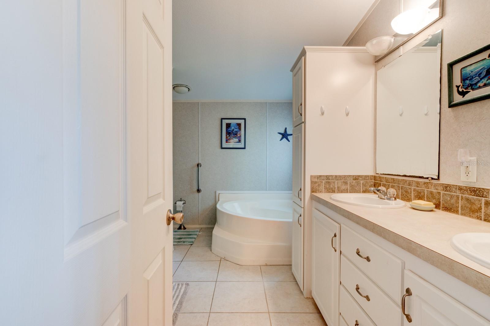 387 MARSH LANDING LOOP