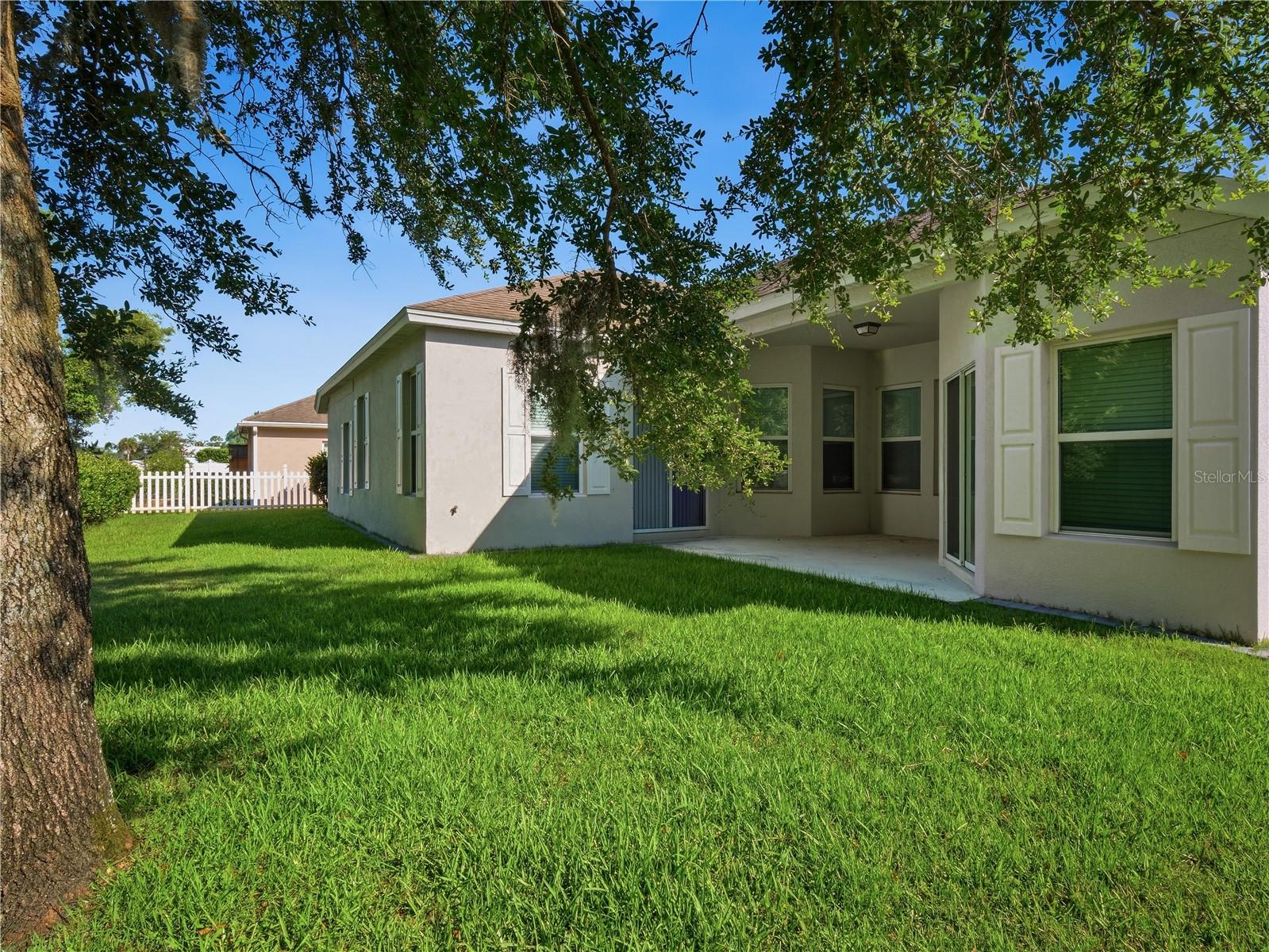 695 GRAPE IVY LN