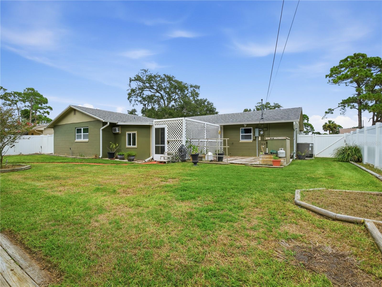 2812 TRAVELERS PALM DR