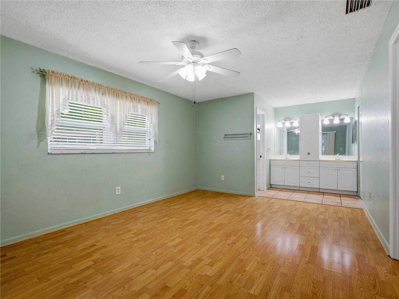 2812 TRAVELERS PALM DR