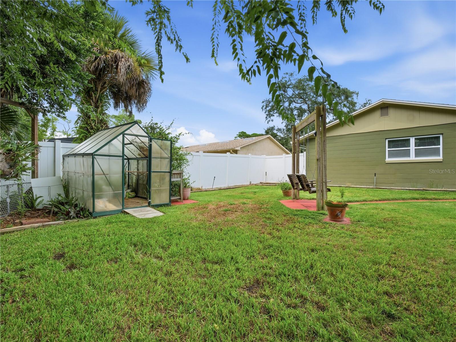 2812 TRAVELERS PALM DR