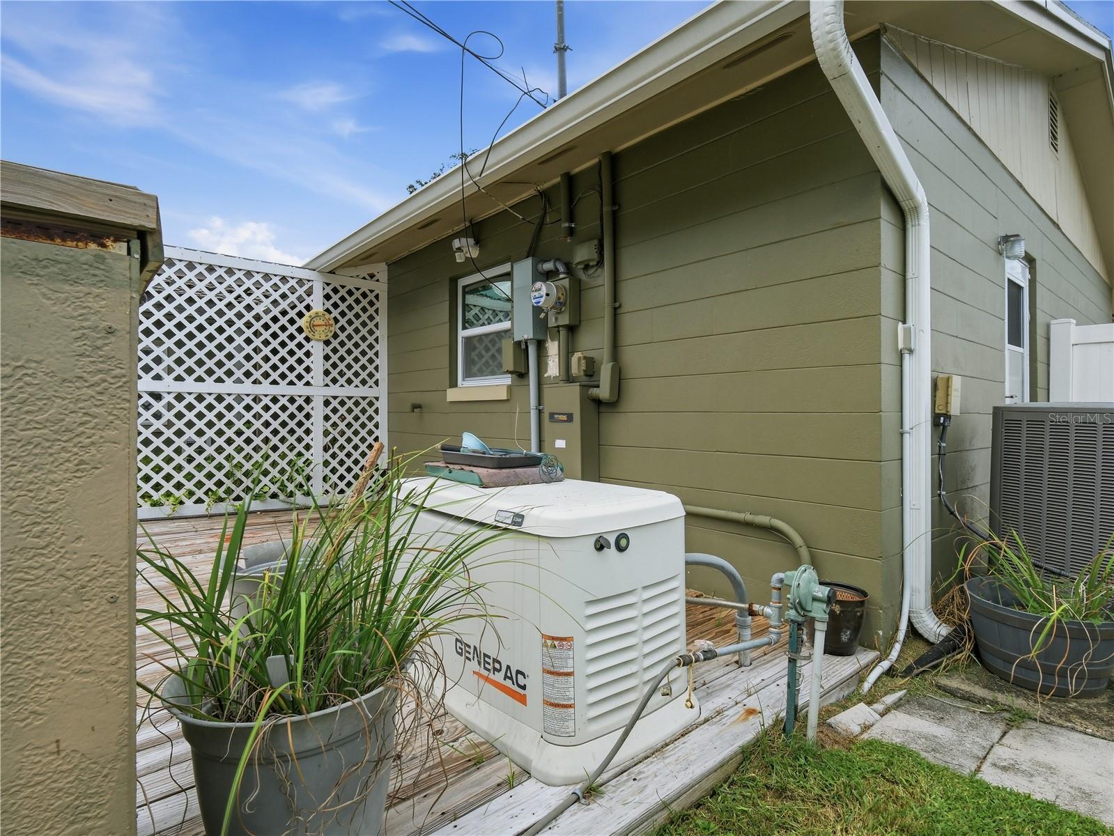 2812 TRAVELERS PALM DR