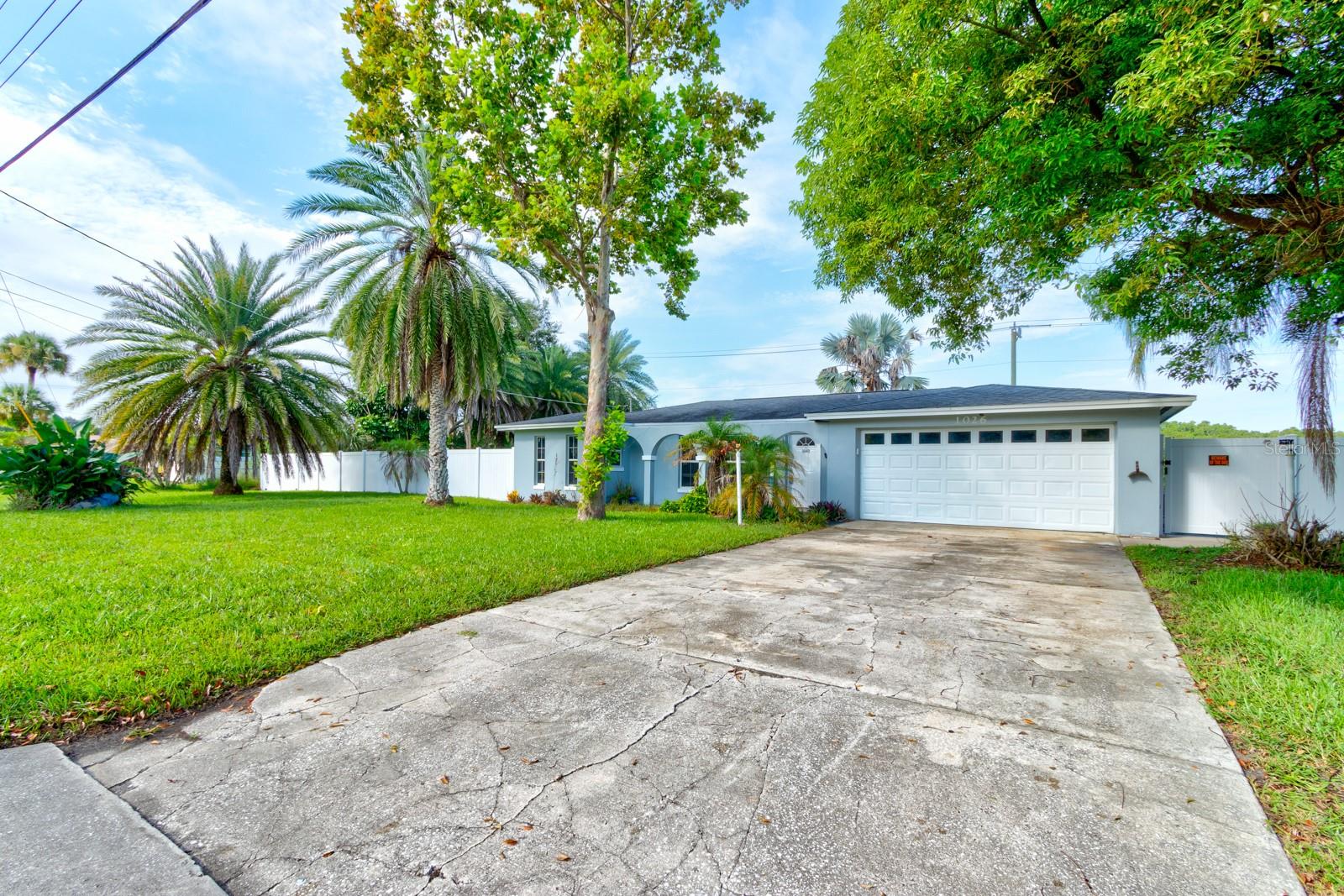 1026 LAKE AVE
