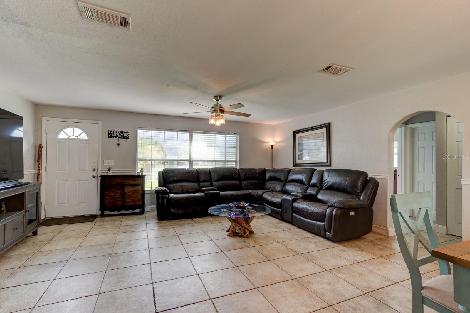 1026 LAKE AVE