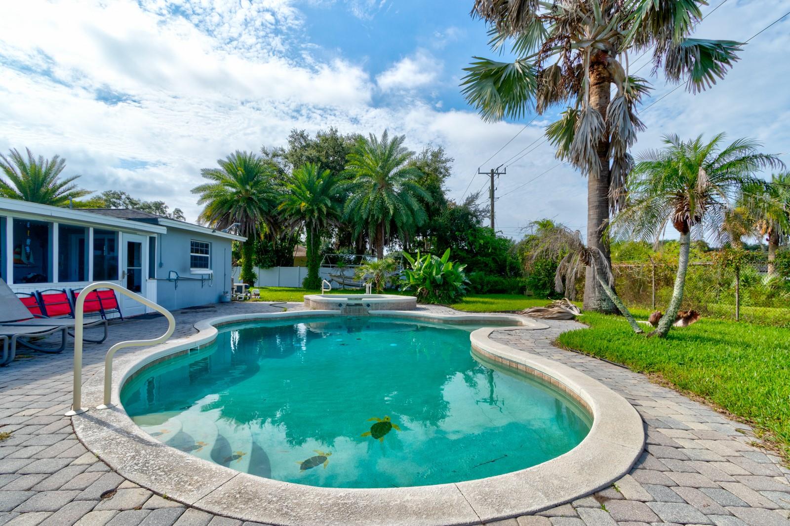 1026 LAKE AVE