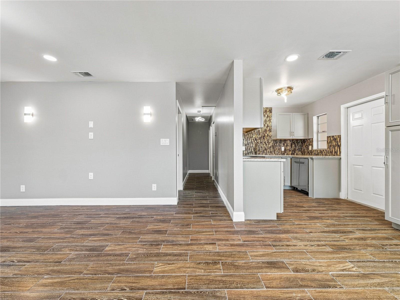 629 CEDAR PARK DR