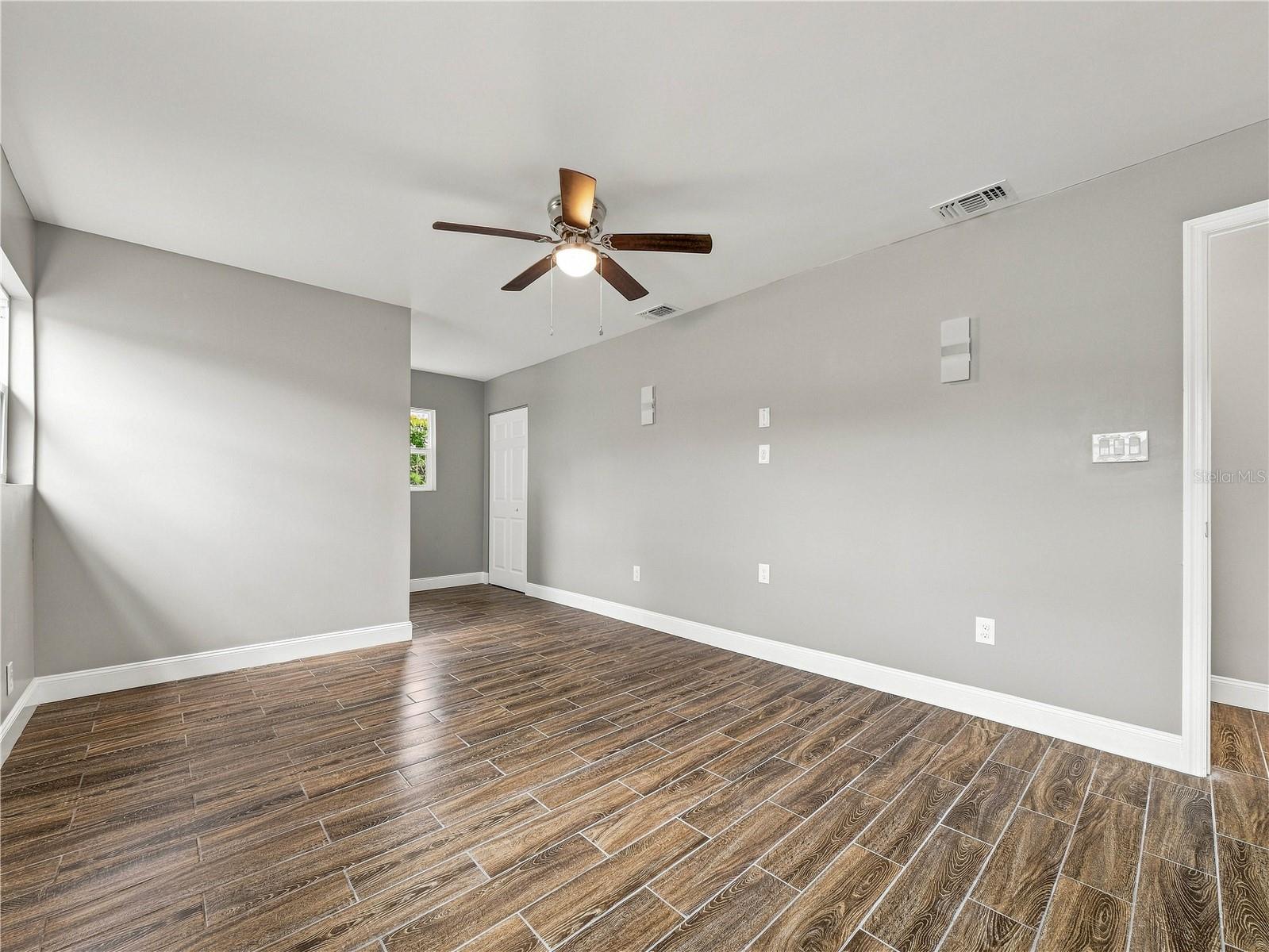 629 CEDAR PARK DR