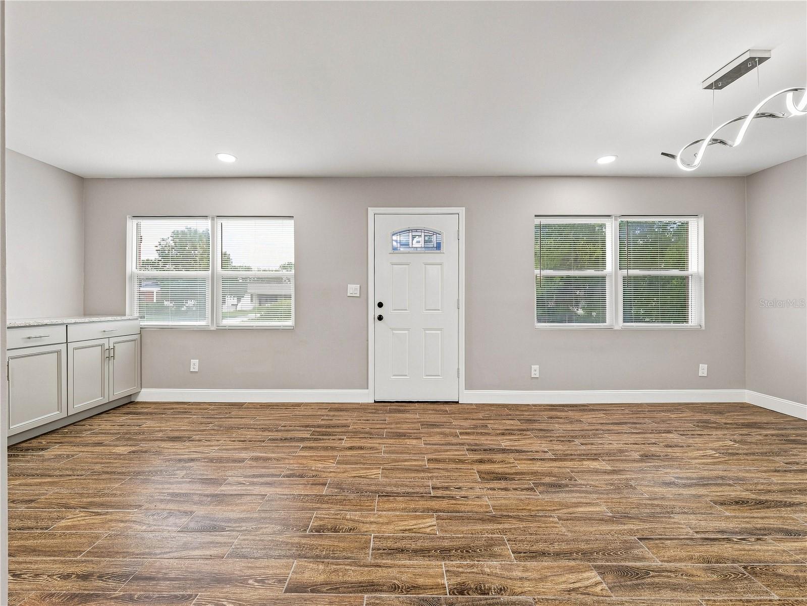 629 CEDAR PARK DR