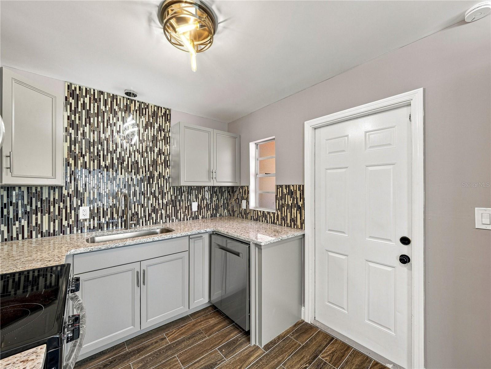 629 CEDAR PARK DR