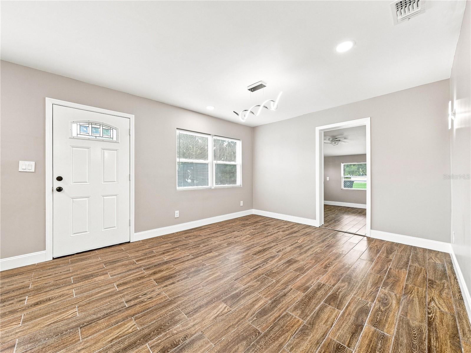 629 CEDAR PARK DR