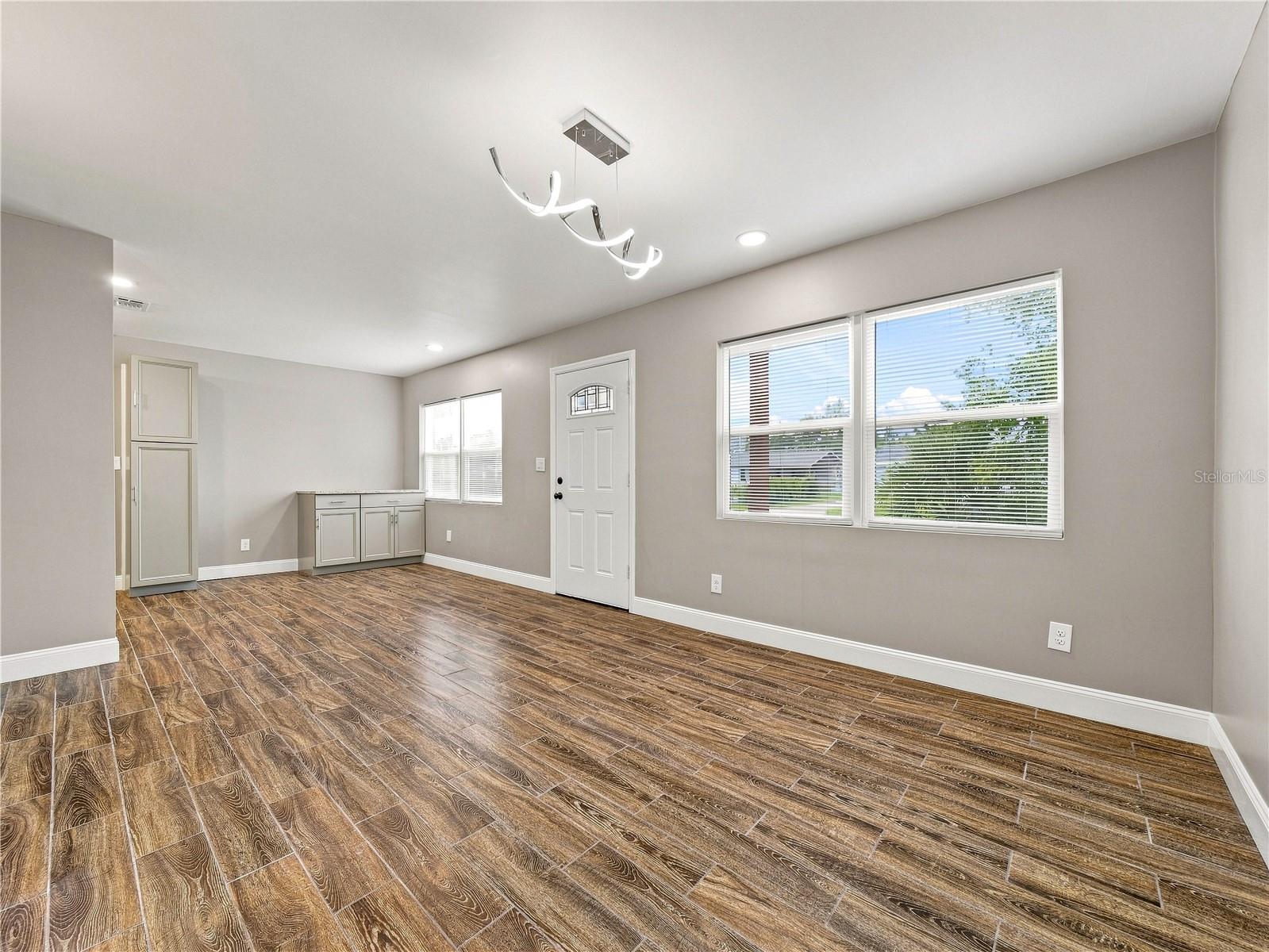 629 CEDAR PARK DR